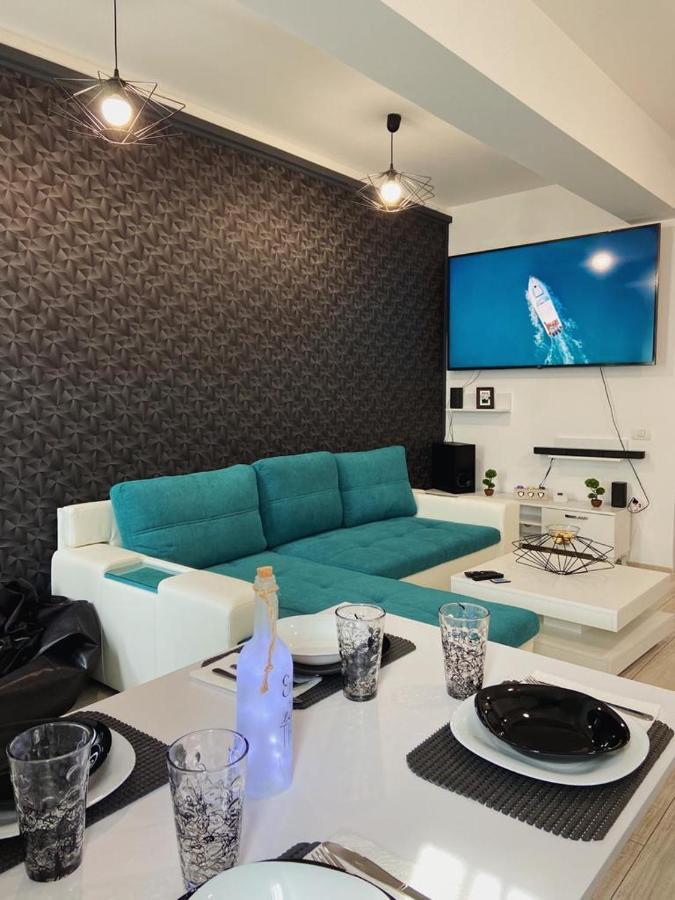 Peacock Apartament- Stefan Building Appartement Năvodari Buitenkant foto